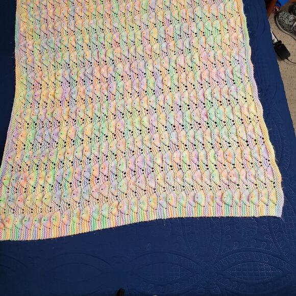 Hand Crocheted Shell Afghan Throw Chair Blanket Pastel Small Baby 43 x 36 - Picture 7 of 16